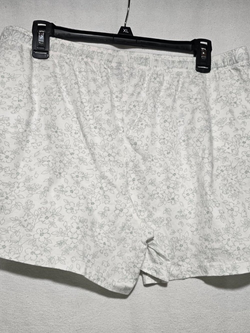 Felina White Gray Floral Lounge Shorts Pajama Bottoms Pockets Drawstring XL NWOT - Picture 8 of 12